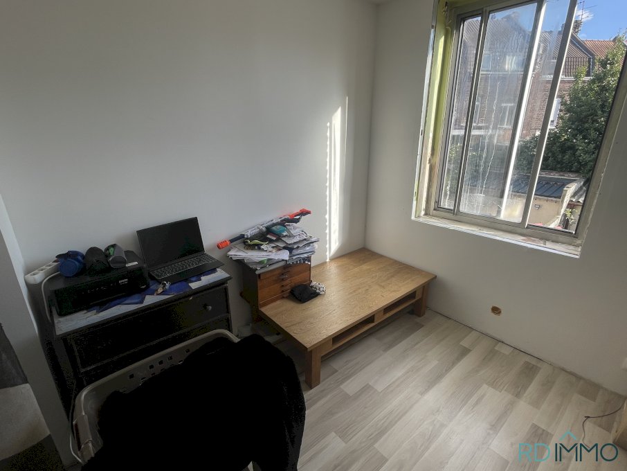 maison avec potentiel, 3 chambres, un bureau, plein sud